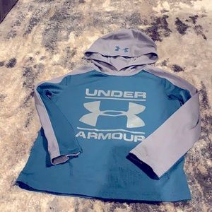 Boy’s Under Armour Cold Gear L/S hooded shirt